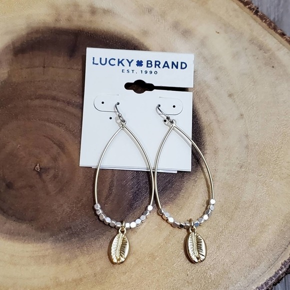 Lucky brand 2‎ tone shell chandelier earrings new!!! - Picture 1 of 4